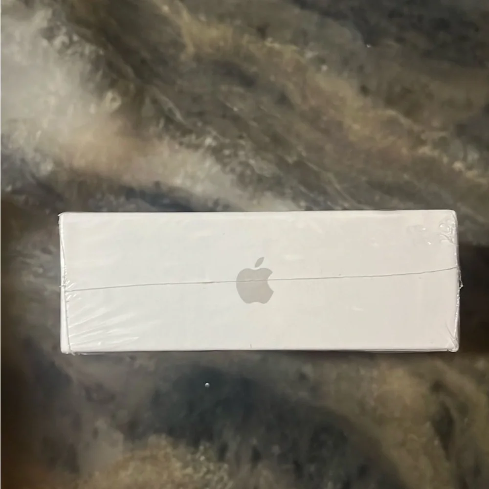White Wireless Earbuds